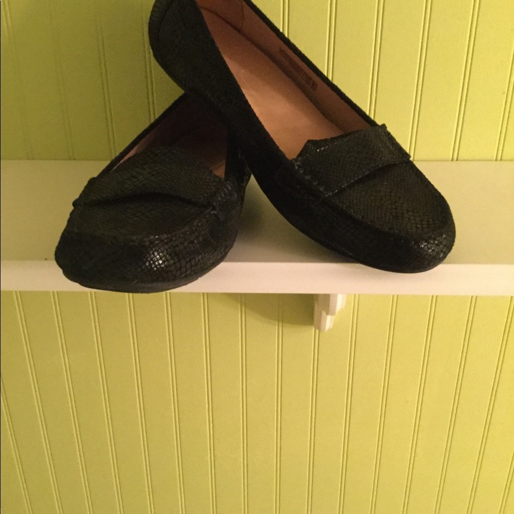 Vionic loafers
